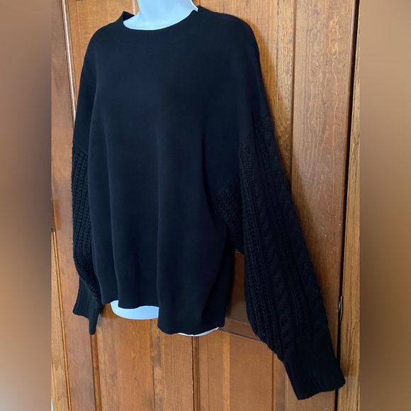 VICI black oversized crewneck sweater with cable knit sleeves Size Large - Picture 4 of 10